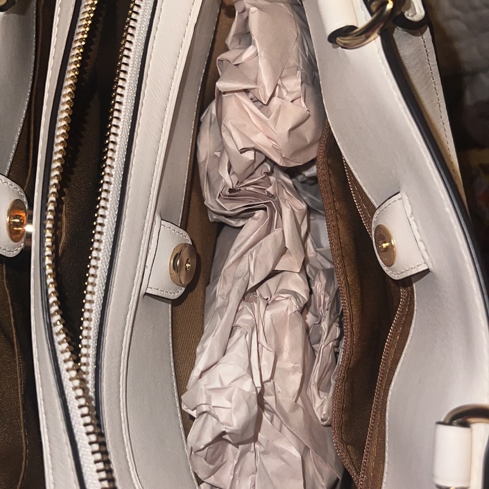 COACH SATCHEL - Picture 6 of 9